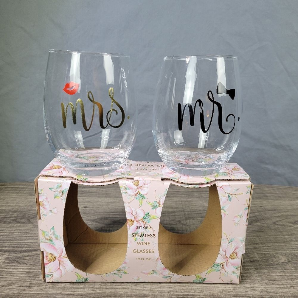 Tri-Coastal Designs 2019 Mr. & Mrs. Stemless‎ Wine Glass Set
